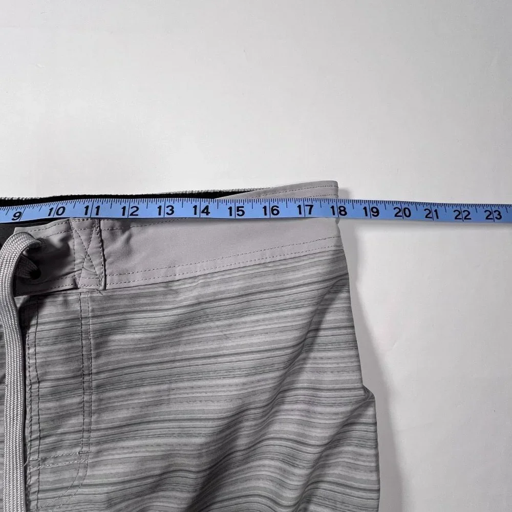 OP Ocean Pacific-Mens Med Board Shorts-Swim Trunks 32/34 Gray‎ Pockets